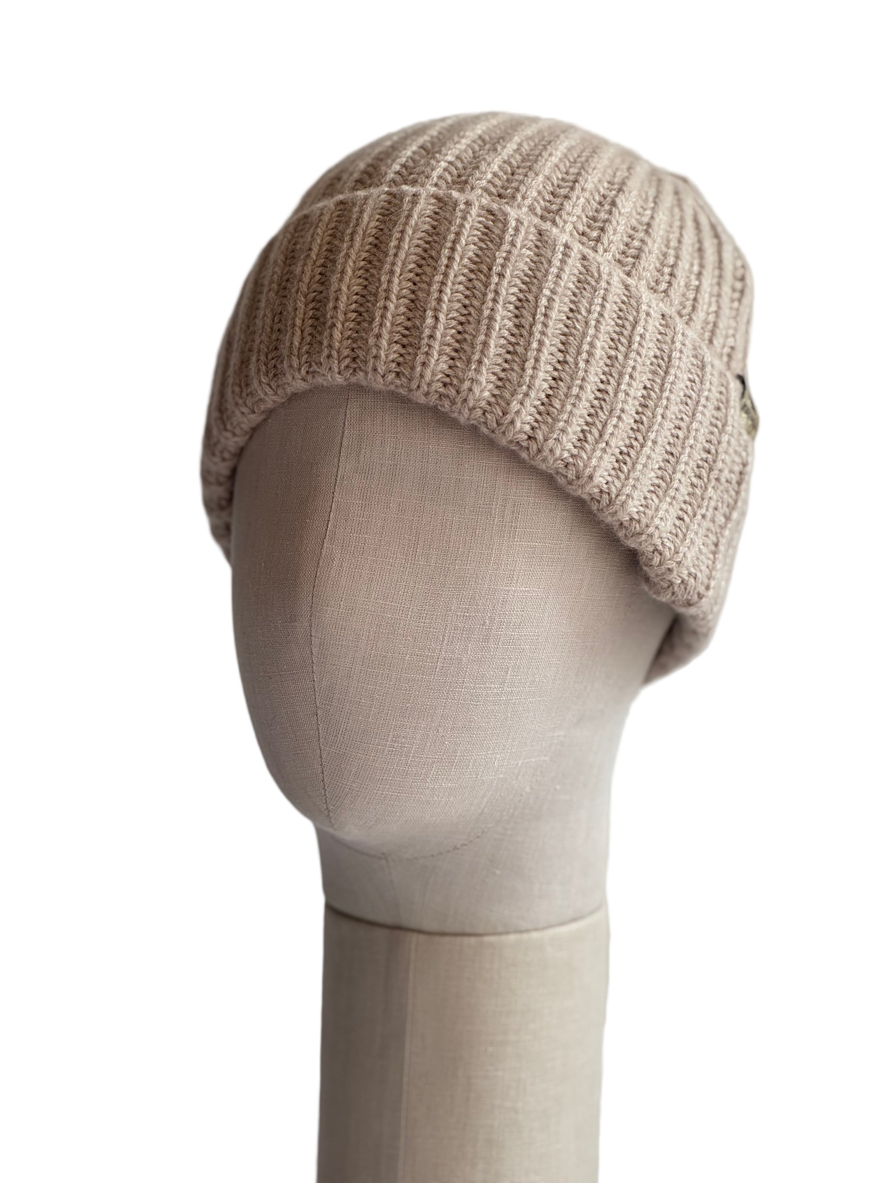 Cappello in lana beige