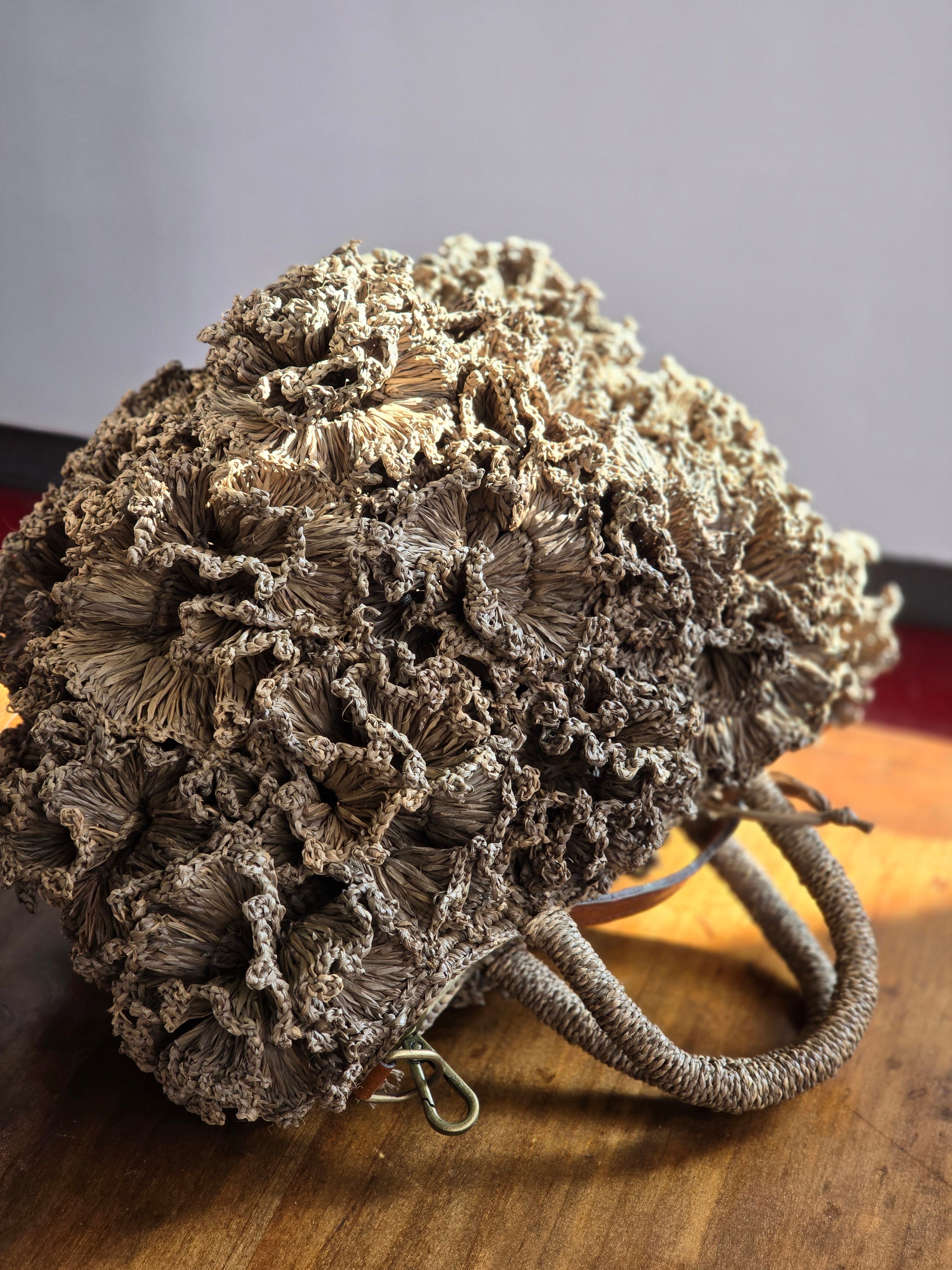 Ibeliv - Borsa a sfera "Coral" dark tea