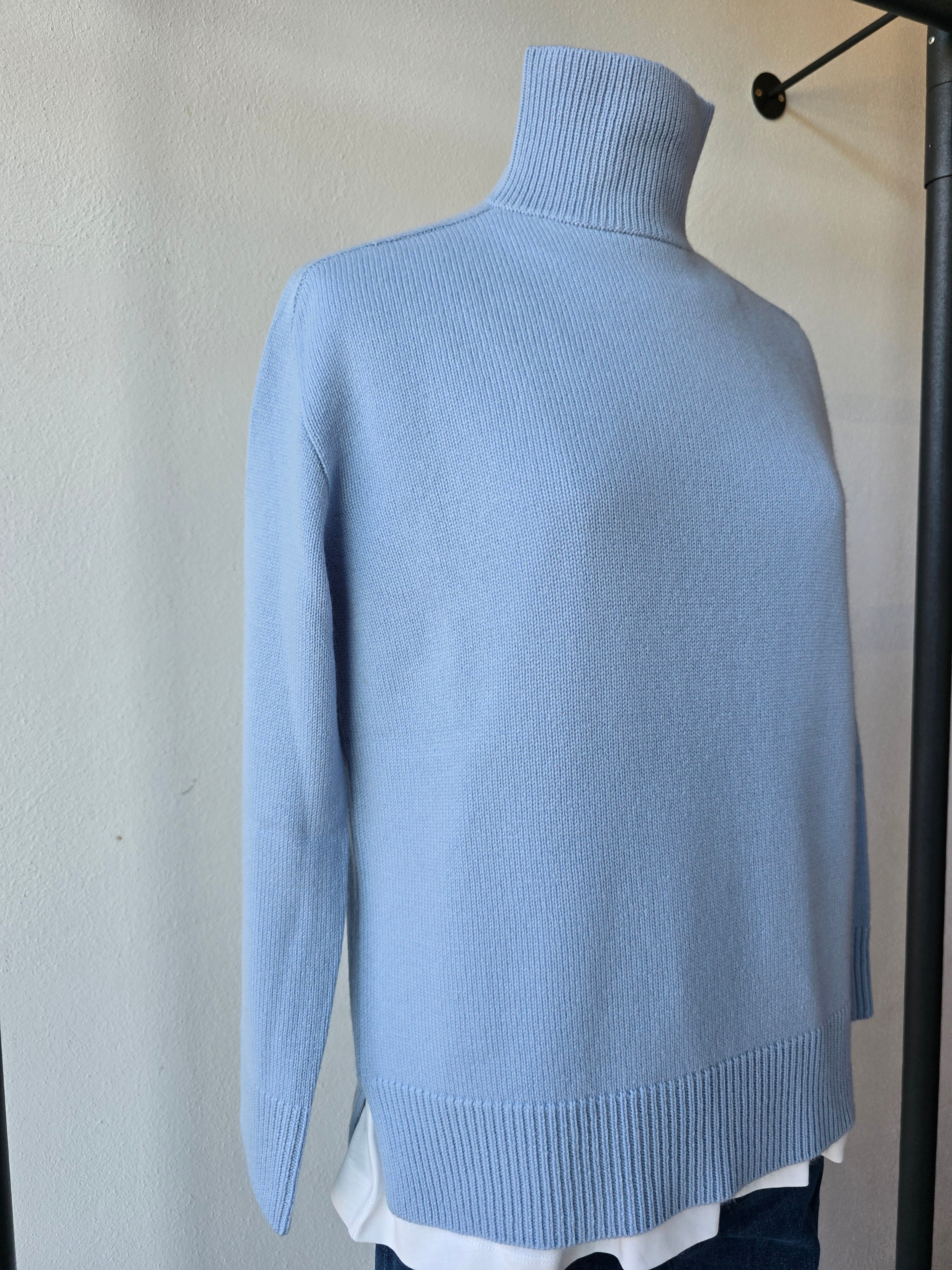 Maglia in cashmere collo alto