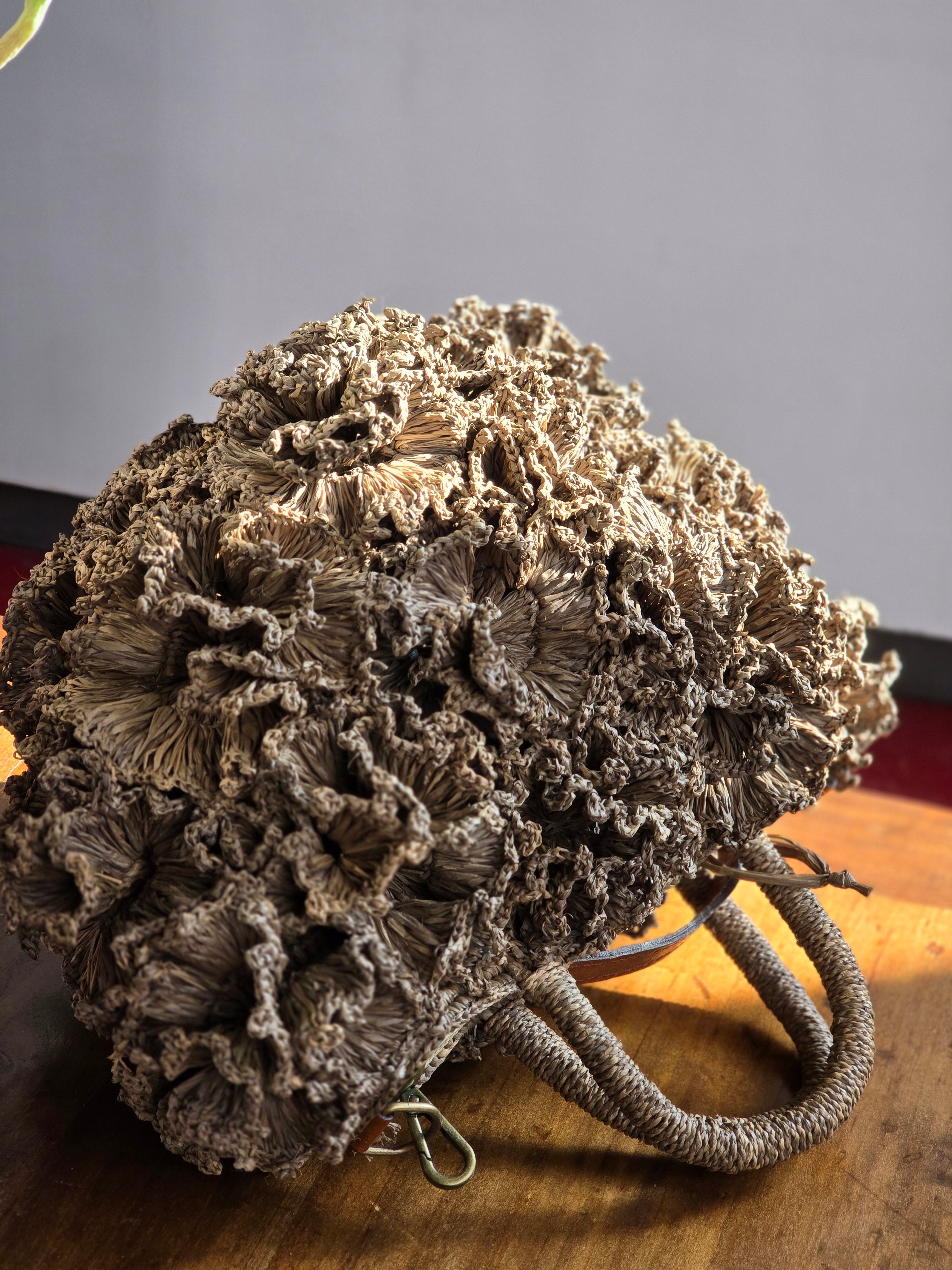 Ibeliv - Borsa a sfera "Coral" dark tea