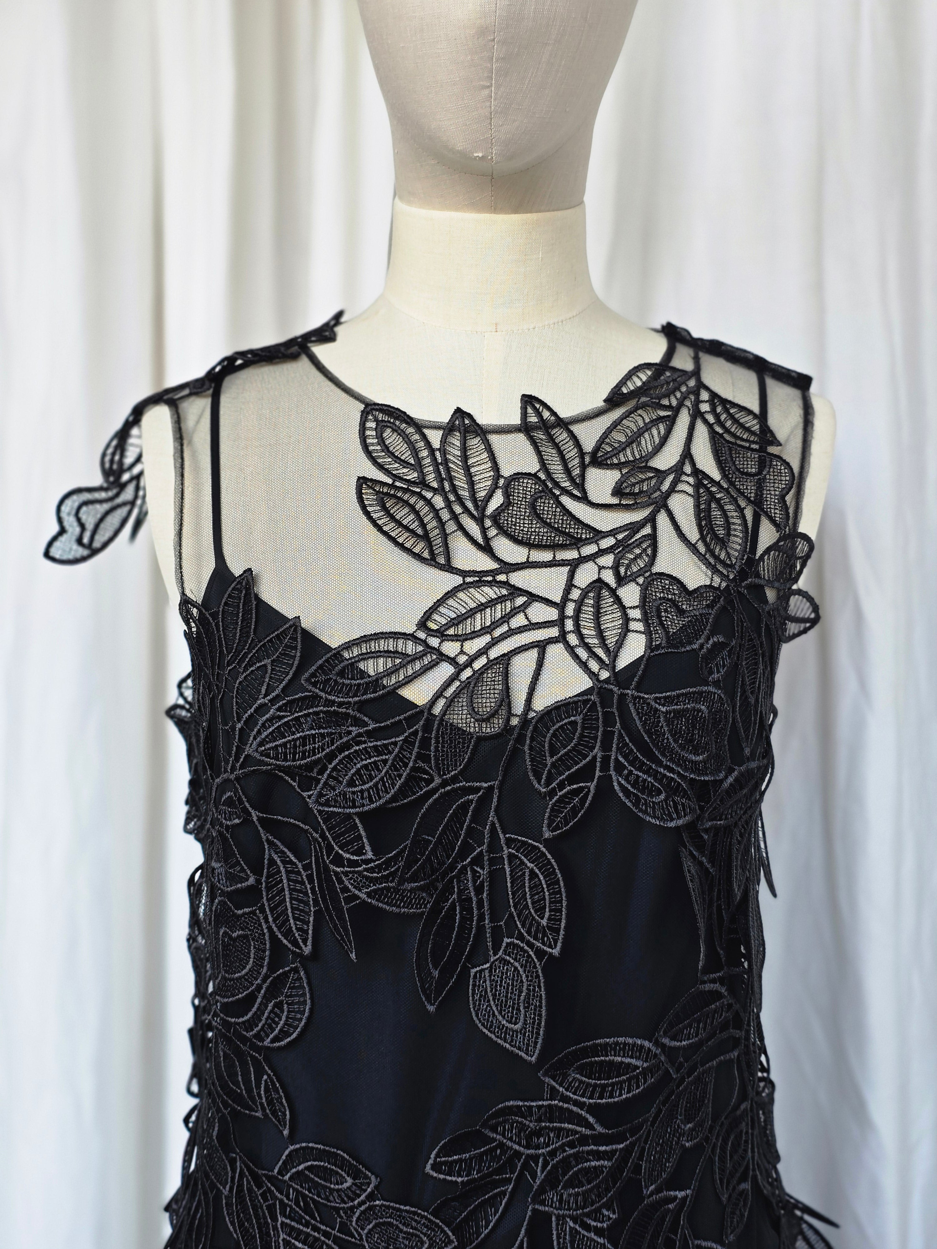 Alberta Ferretti - Mini abito foliage macramè, nero