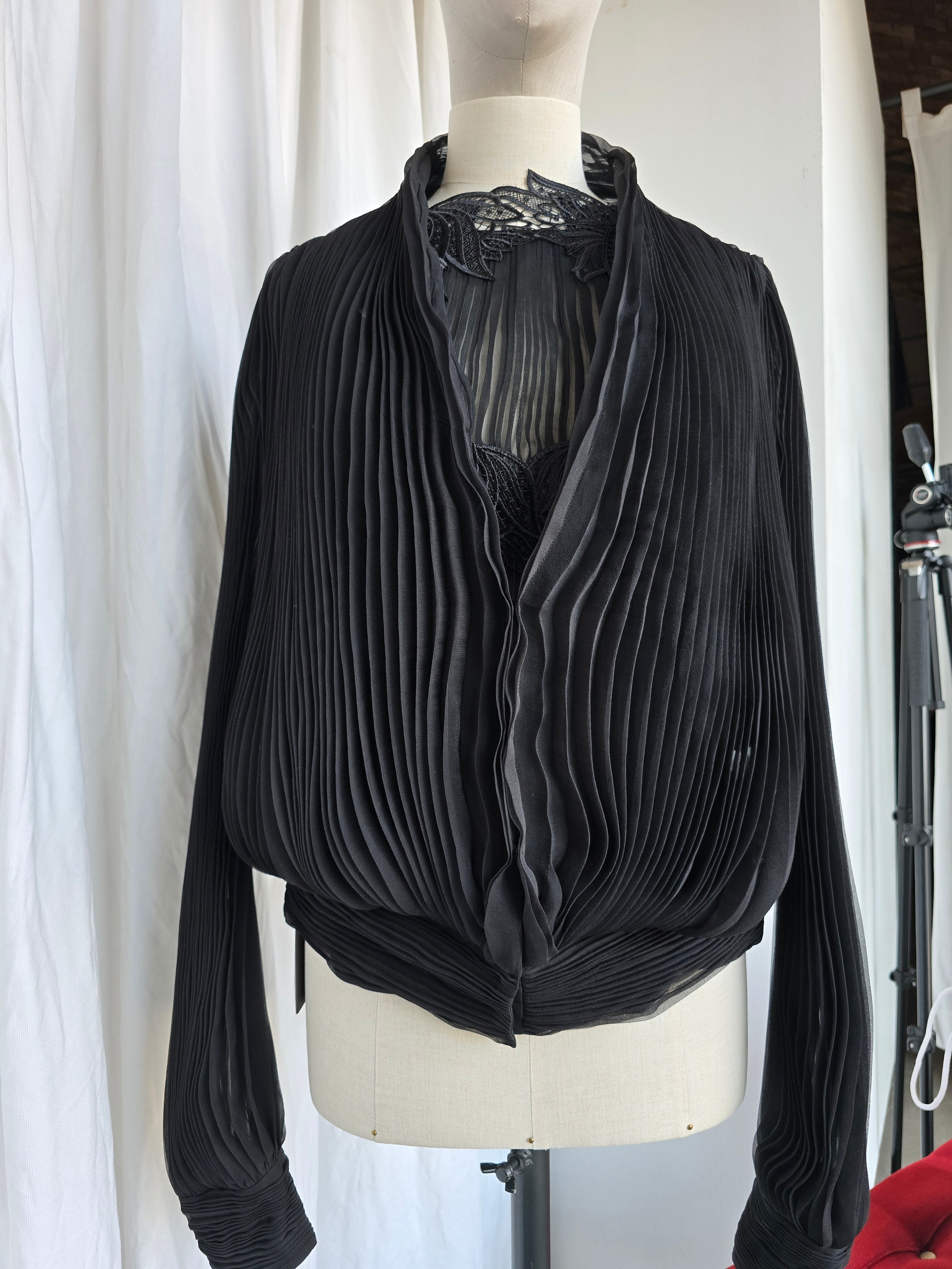 Alberta Ferretti -bomber plissé in chiffon organzato nero