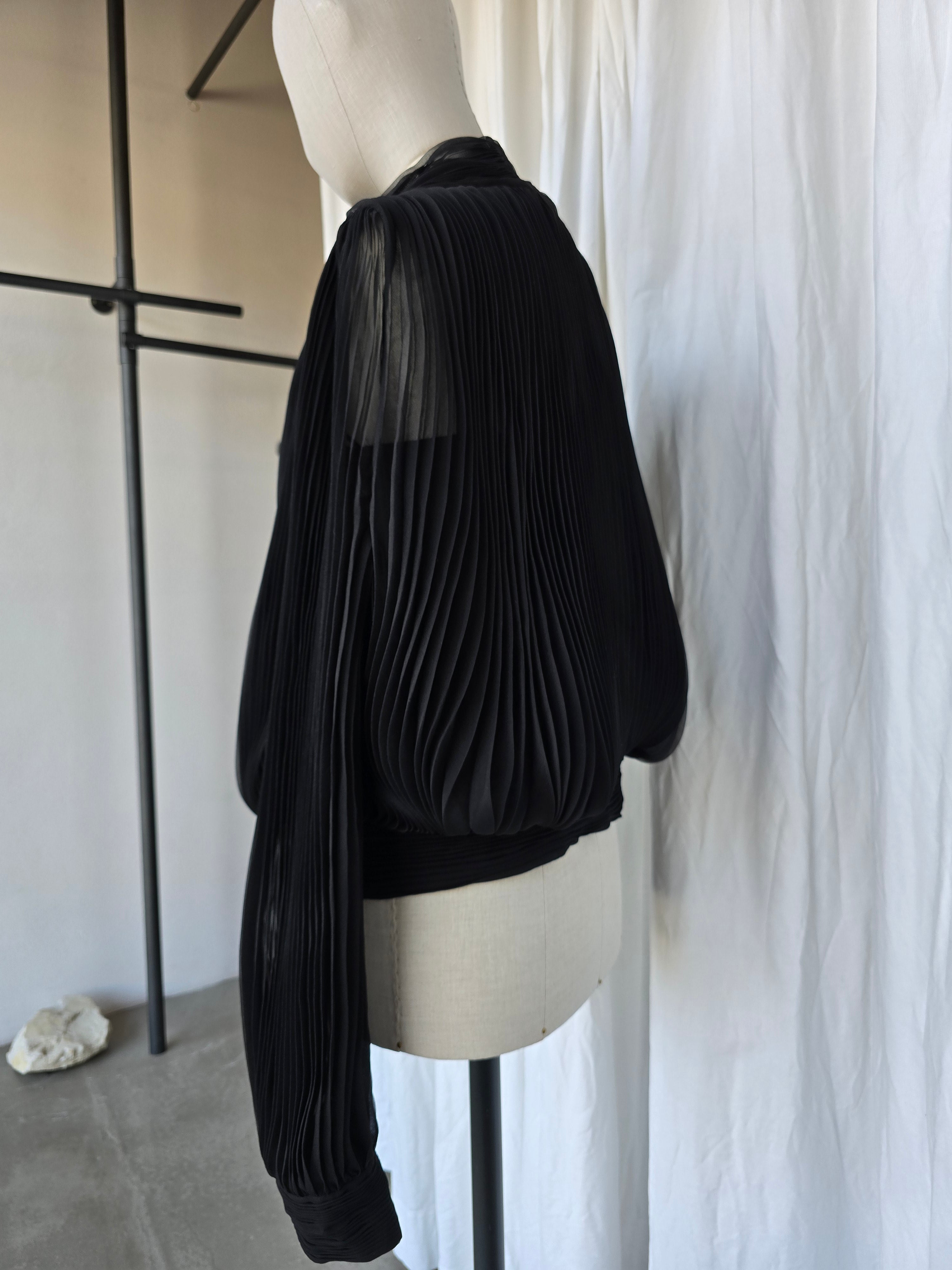 Alberta Ferretti -bomber plissé in chiffon organzato nero