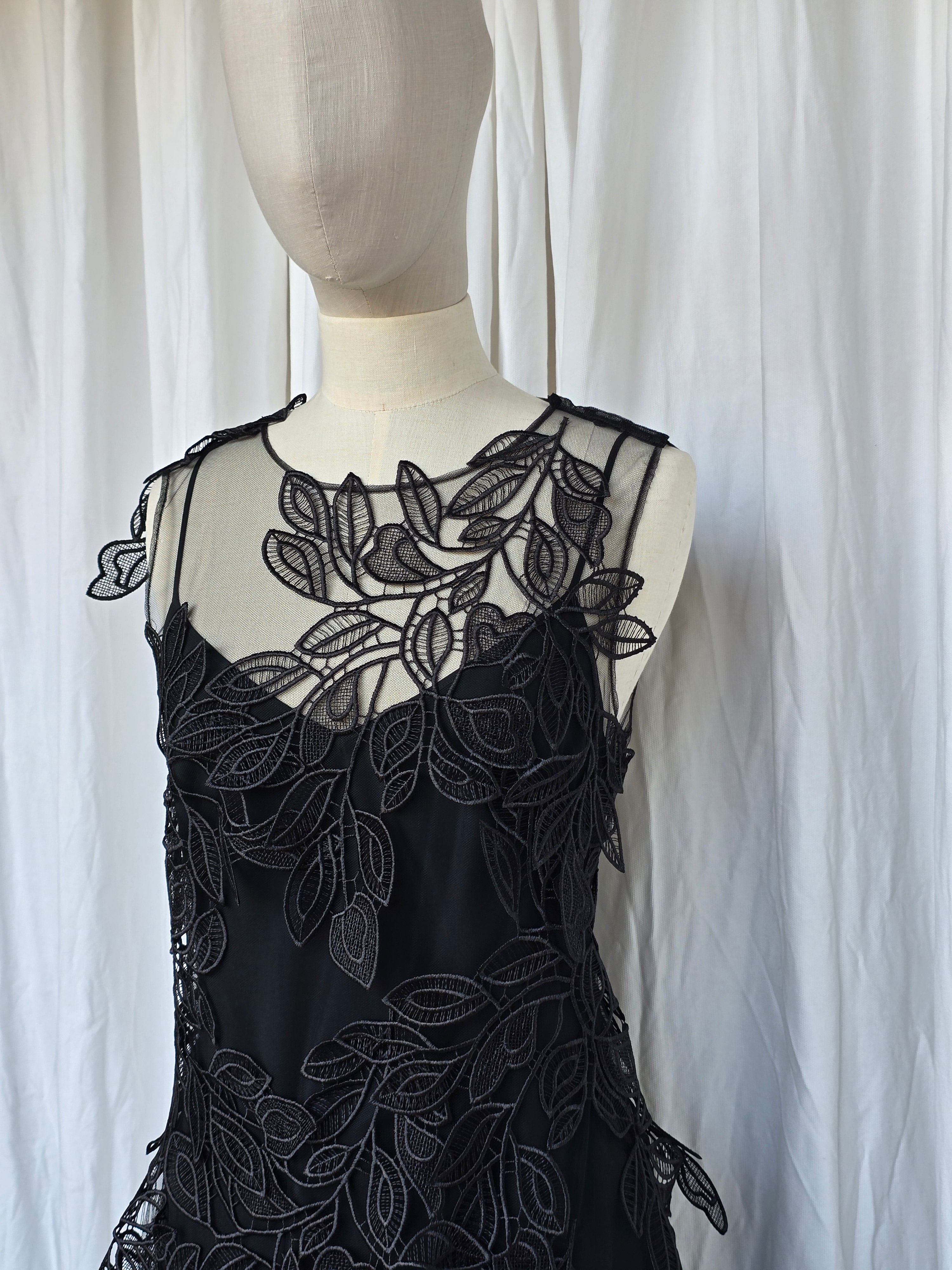 Alberta Ferretti - Mini abito foliage macramè, nero