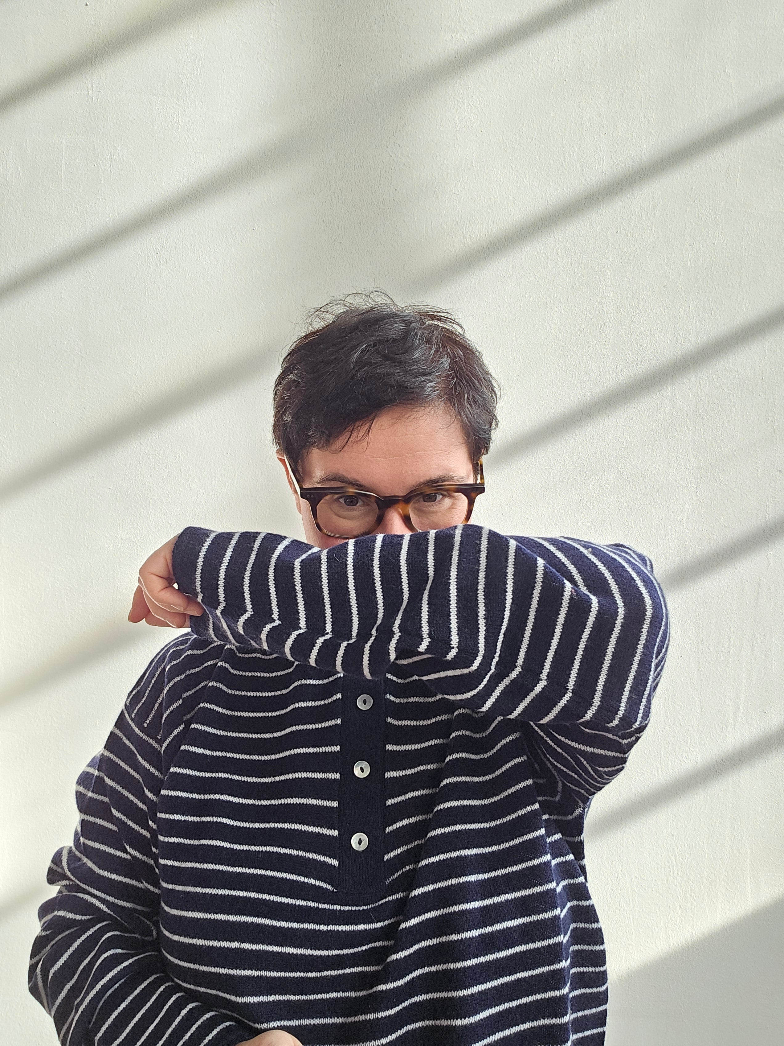 Be You - Maglia "Benedicta" dark sea/bianco