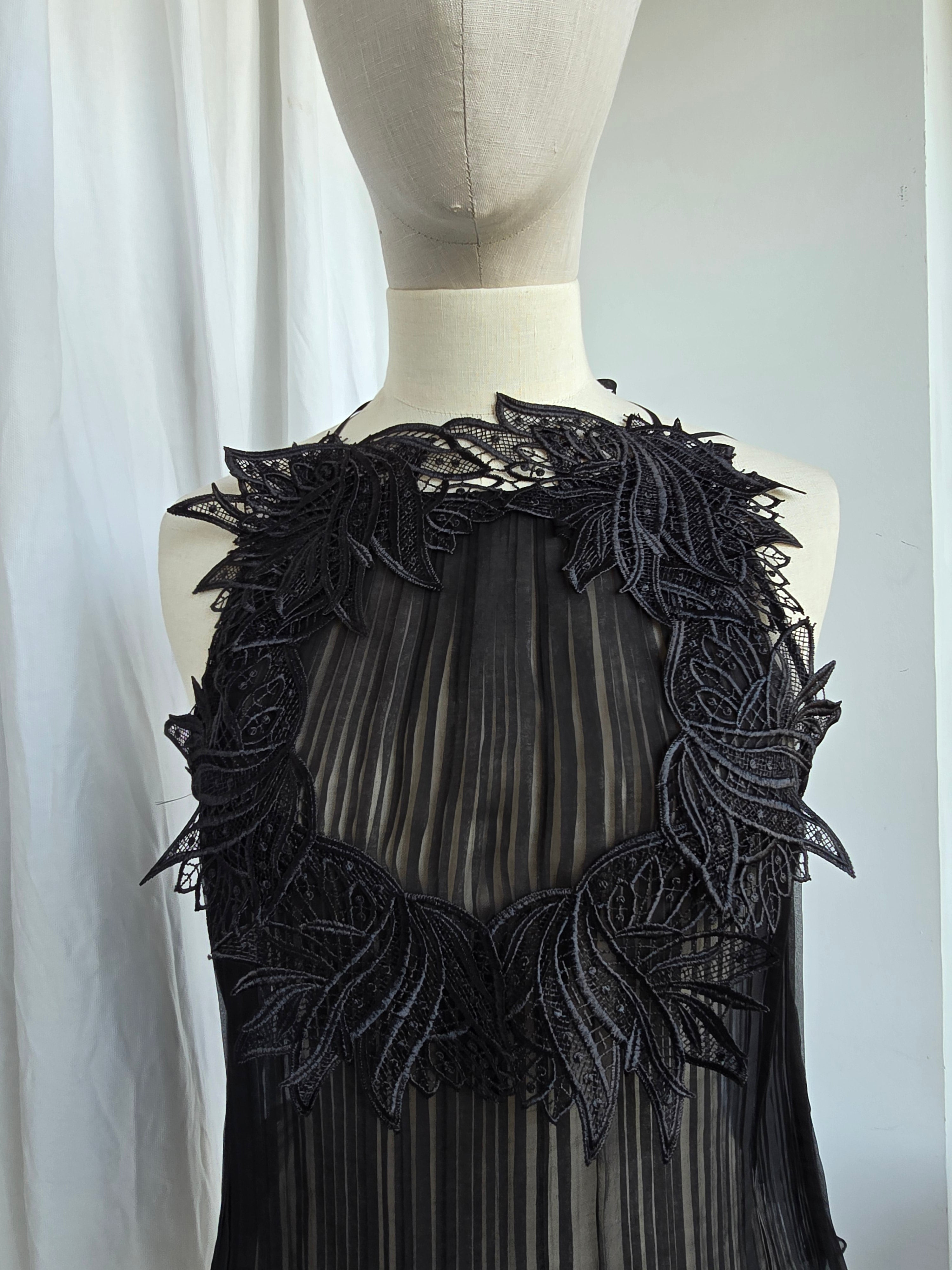 Alberta Ferretti - Top plissé e pizzo in chiffon organzato nero