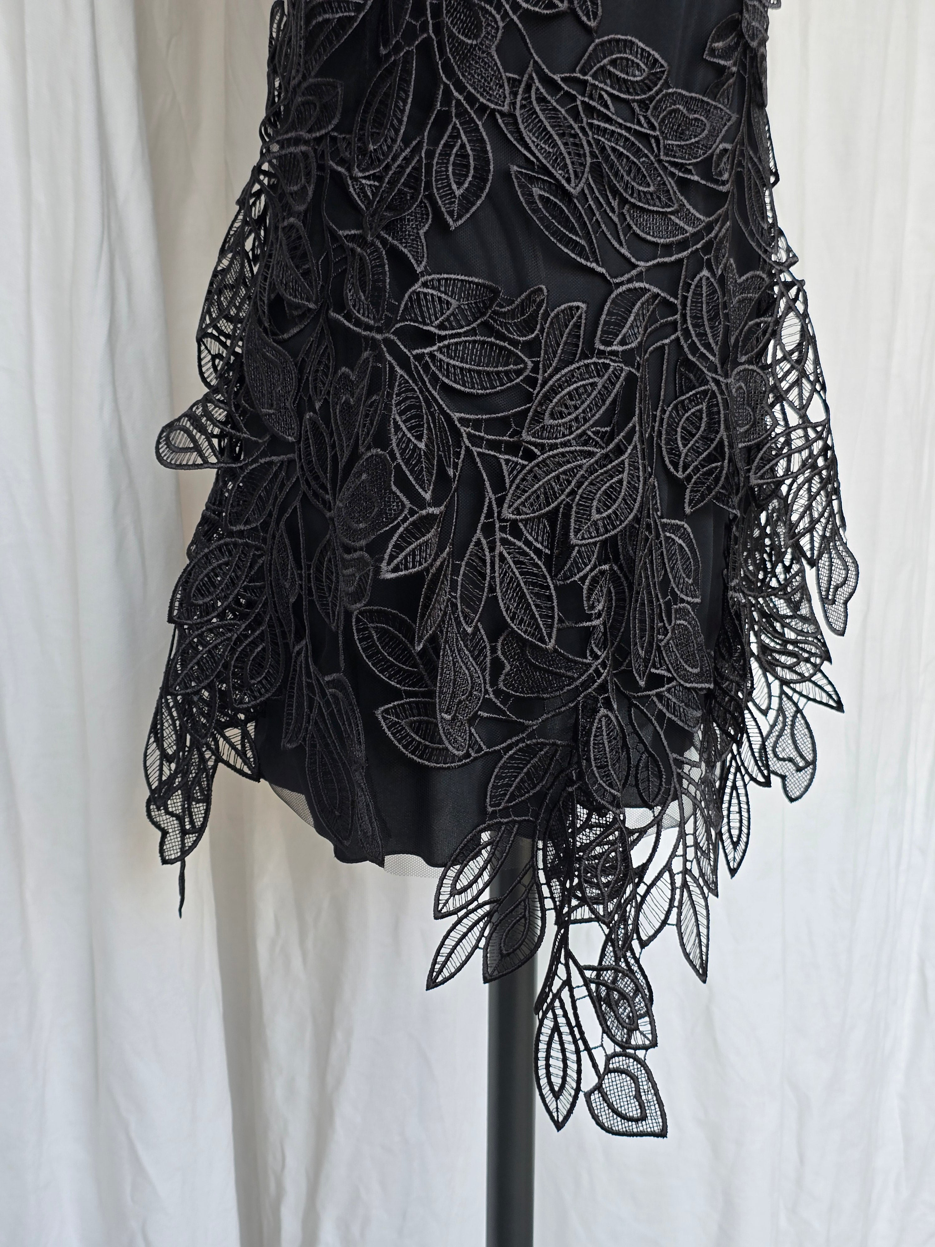 Alberta Ferretti - Mini abito foliage macramè, nero