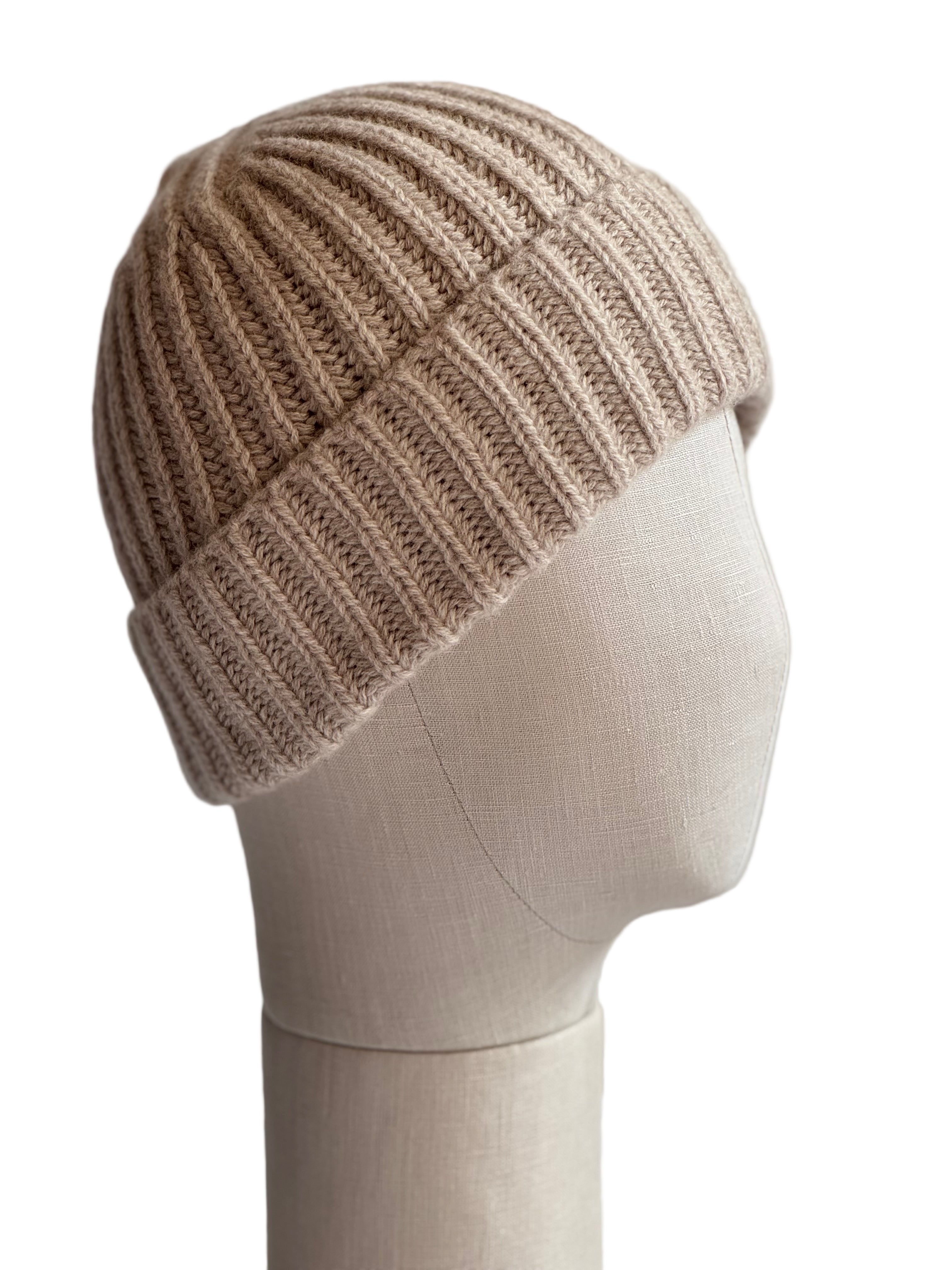Cappello in lana beige