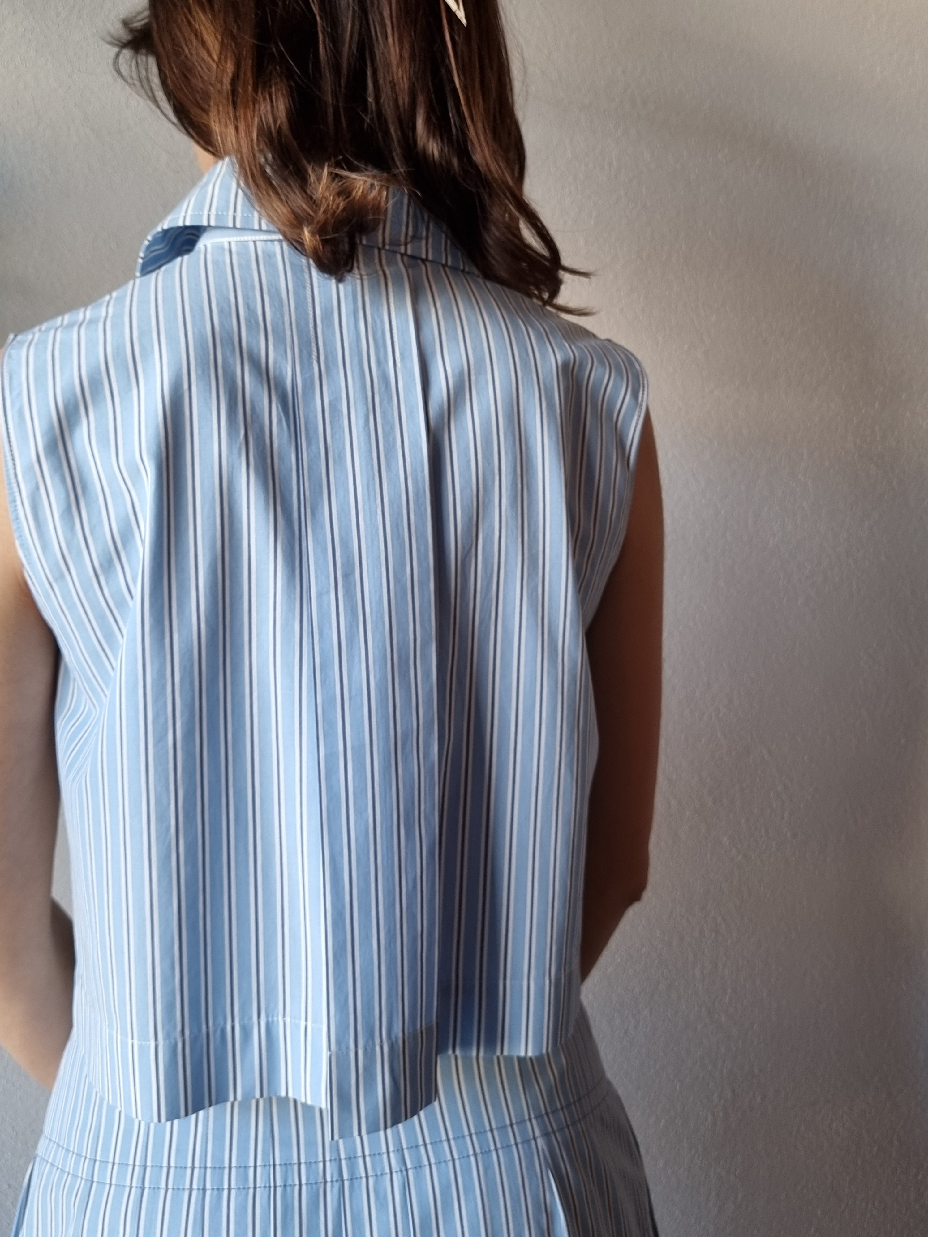 Alberta Ferretti – Camicia crop rigata blu