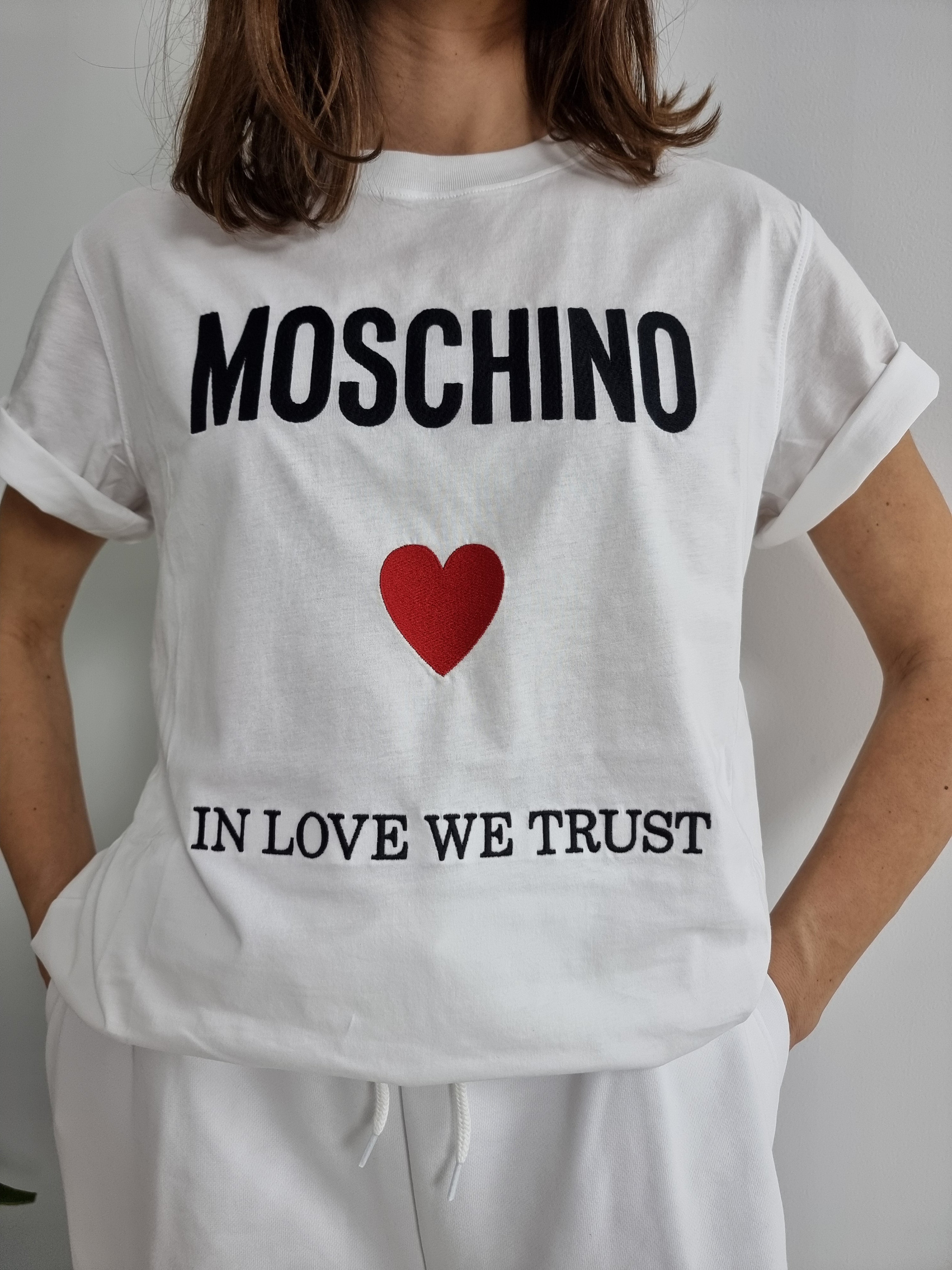 Moschino – T-shirt in jersey In Love We Trust