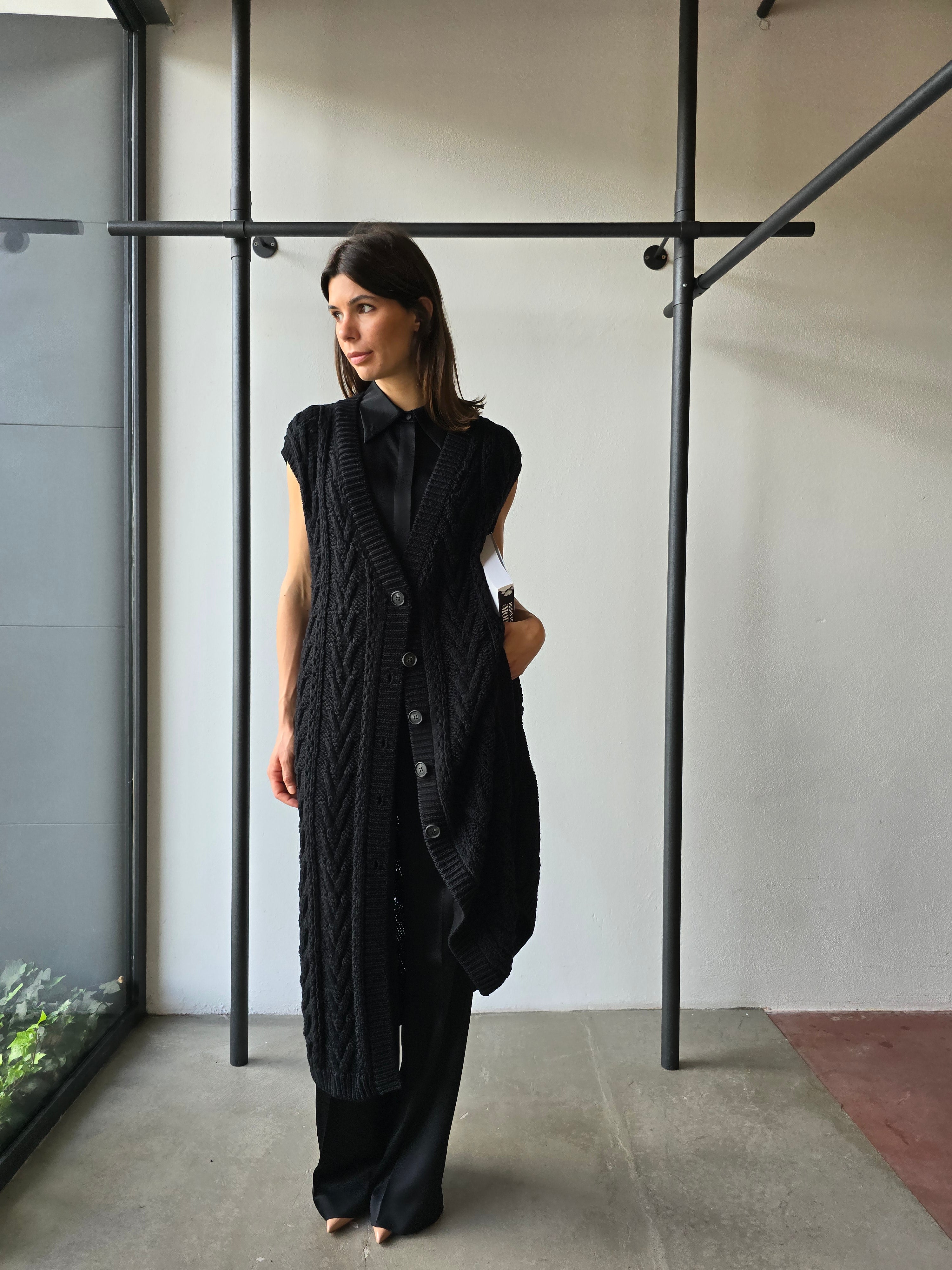 Alberta Ferretti - Gilet lungo nero a trecce in  lana extrafine