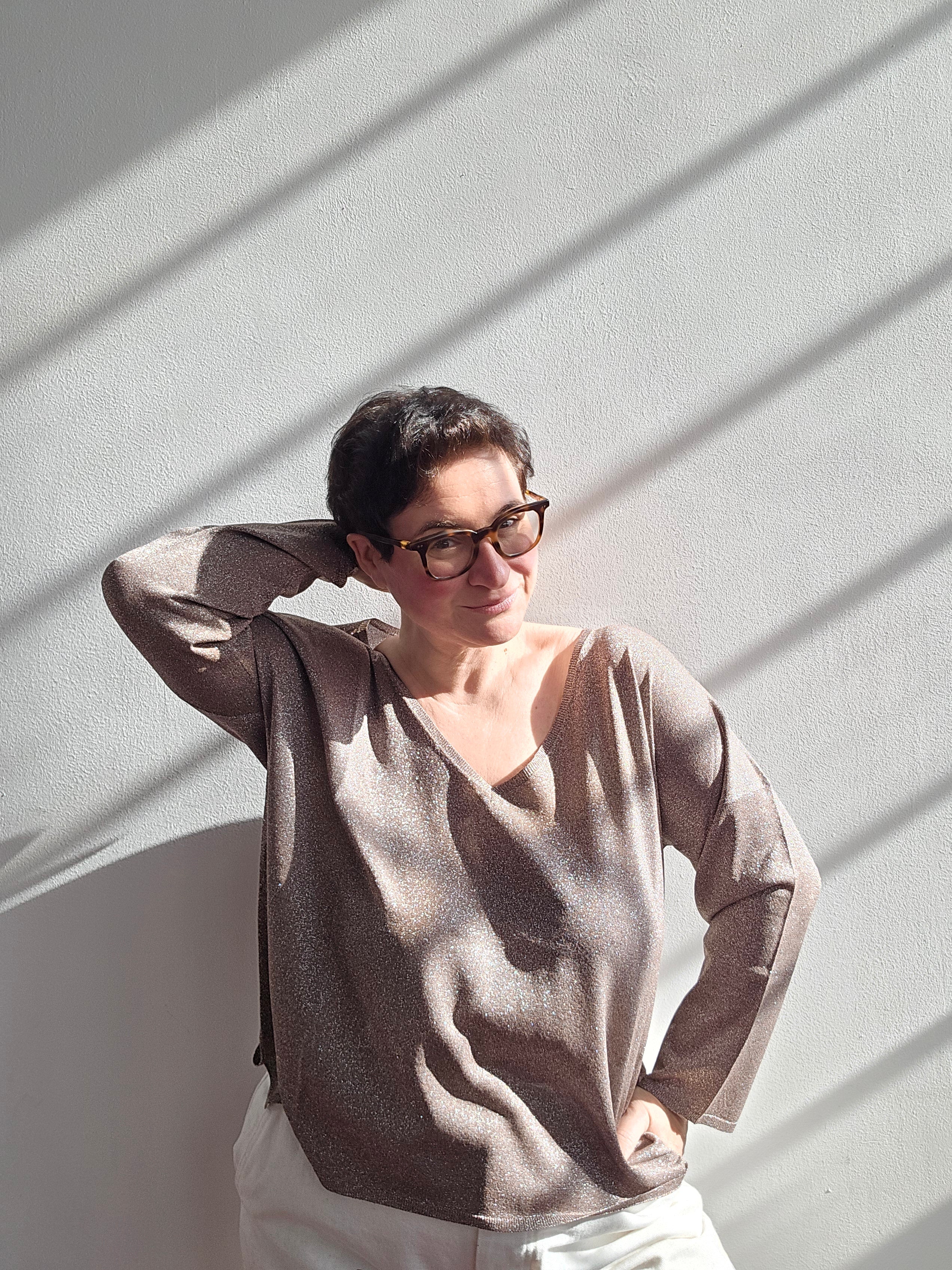 Be You - Maglia scollo V sabbia lurex