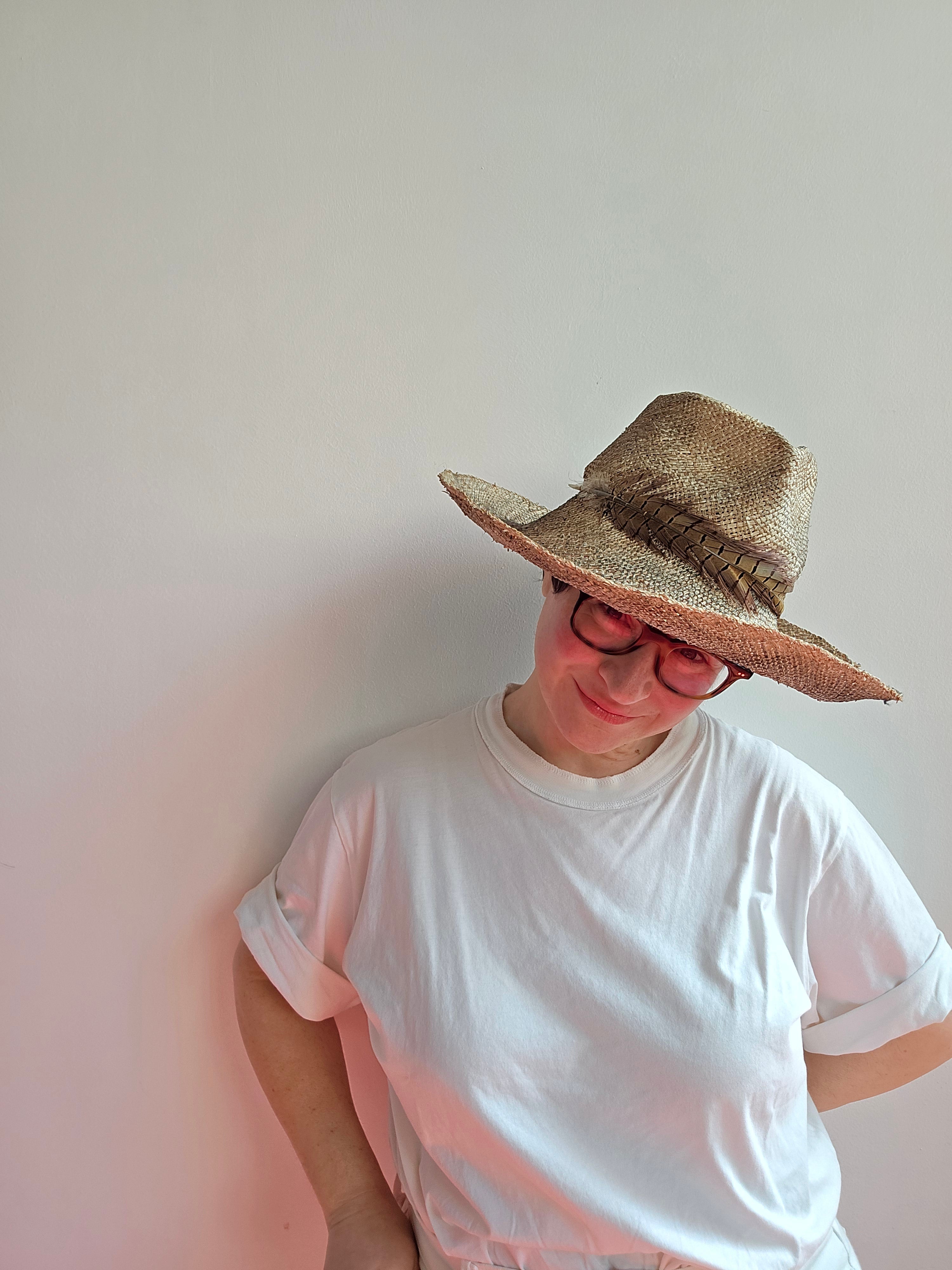 Yesey - Cappello con piuma