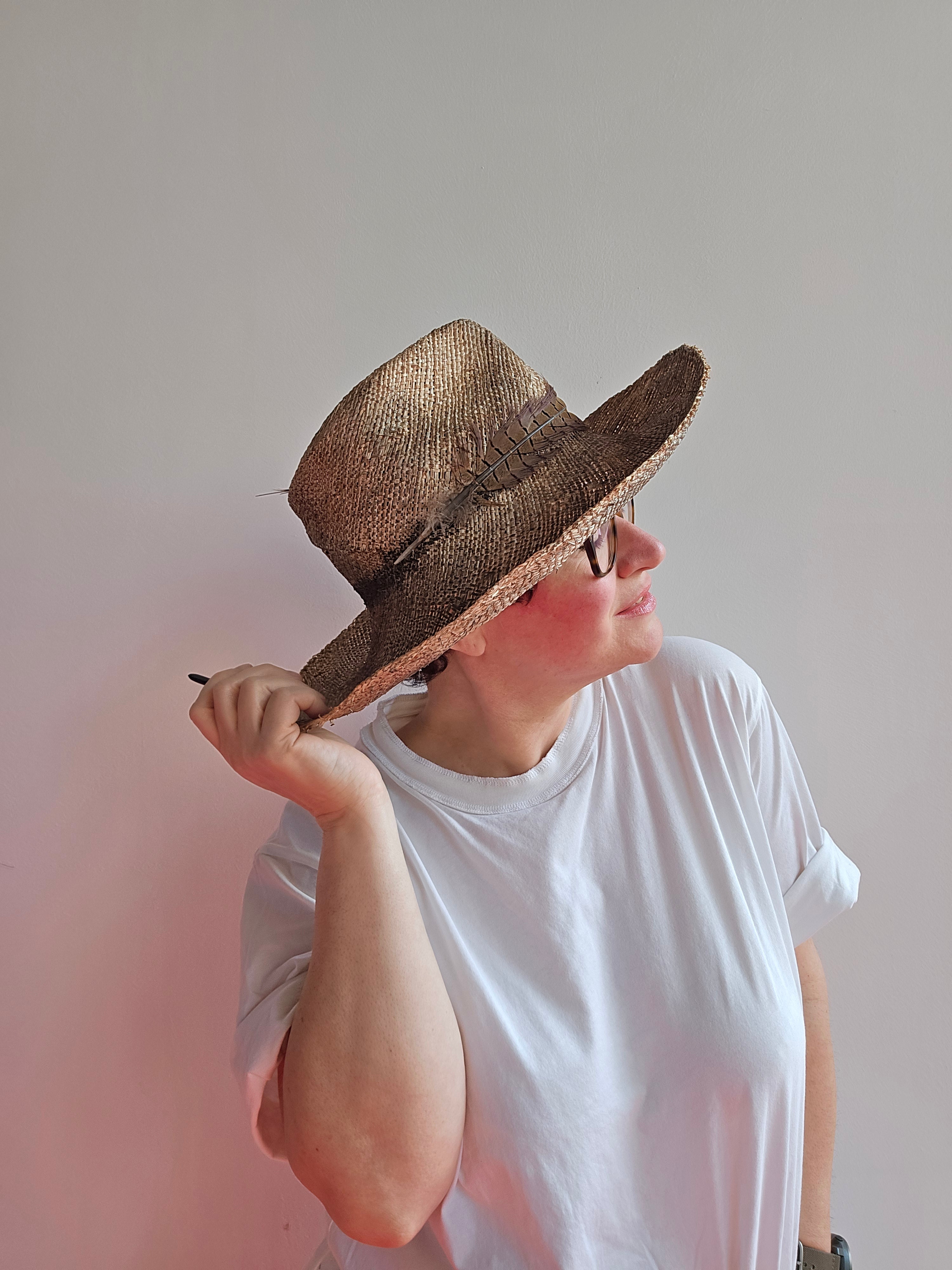 Yesey - Cappello con piuma