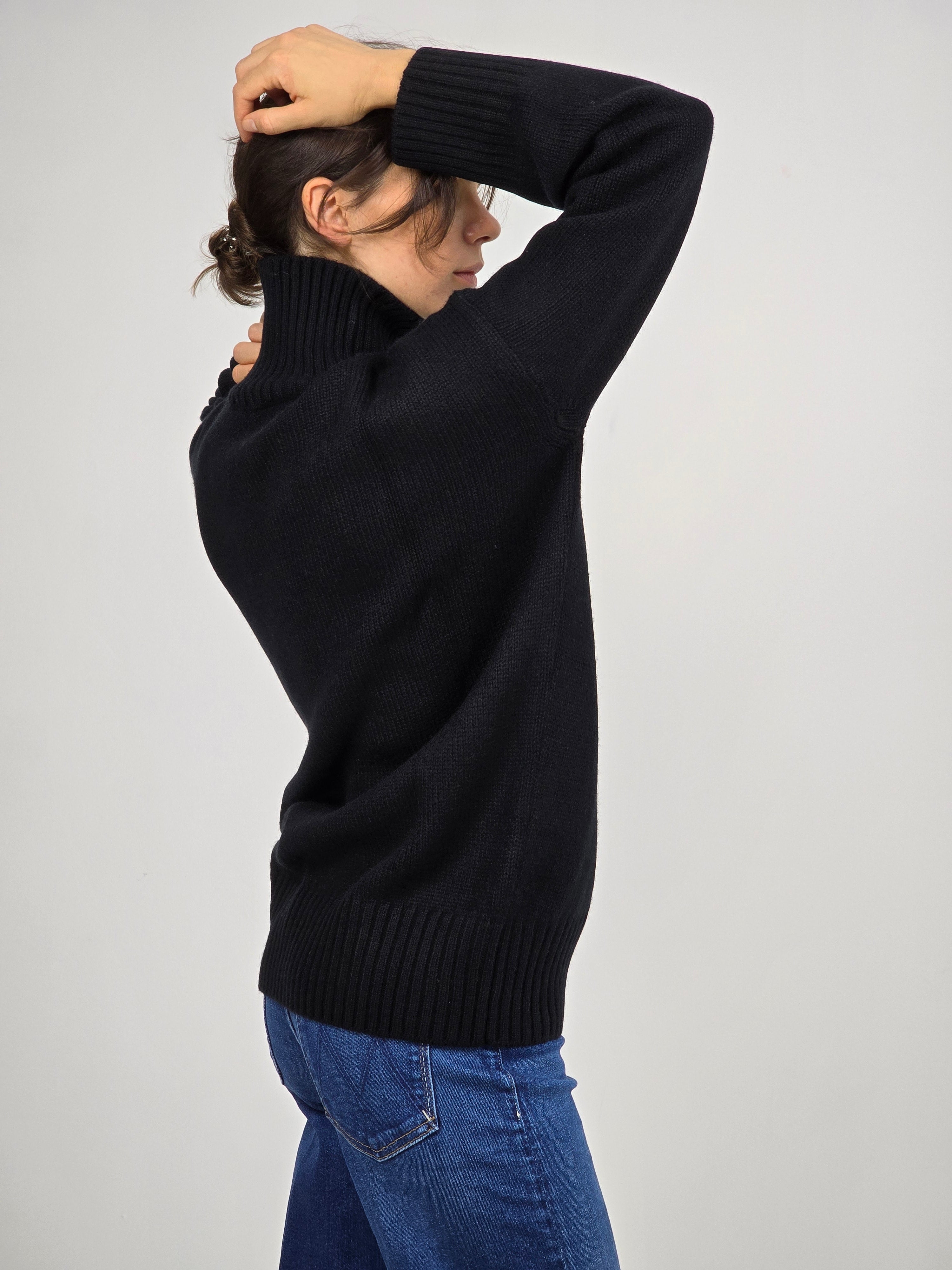 Canessa - Maglia cashmere nera "Connie"