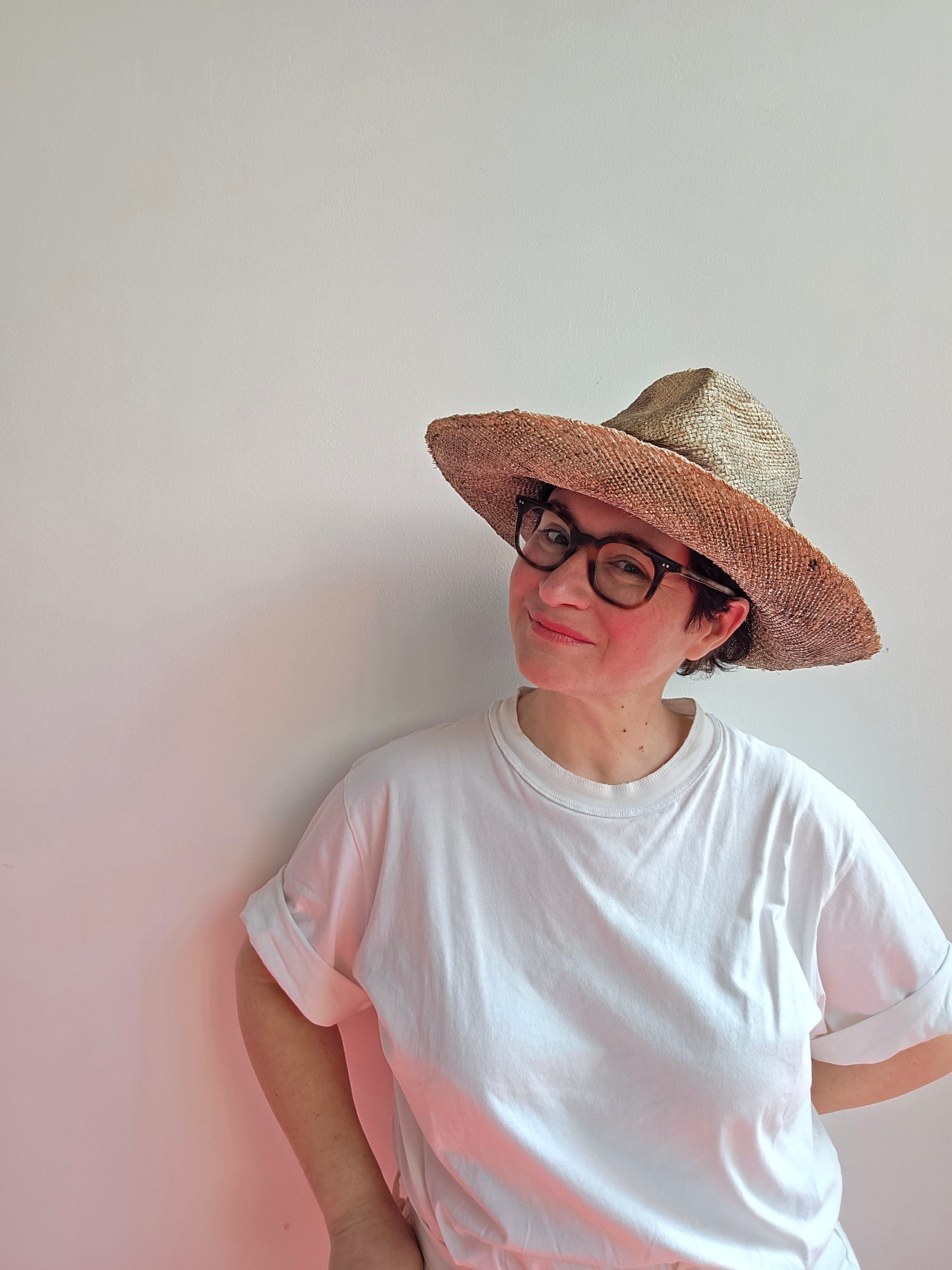 Yesey - Cappello con piuma