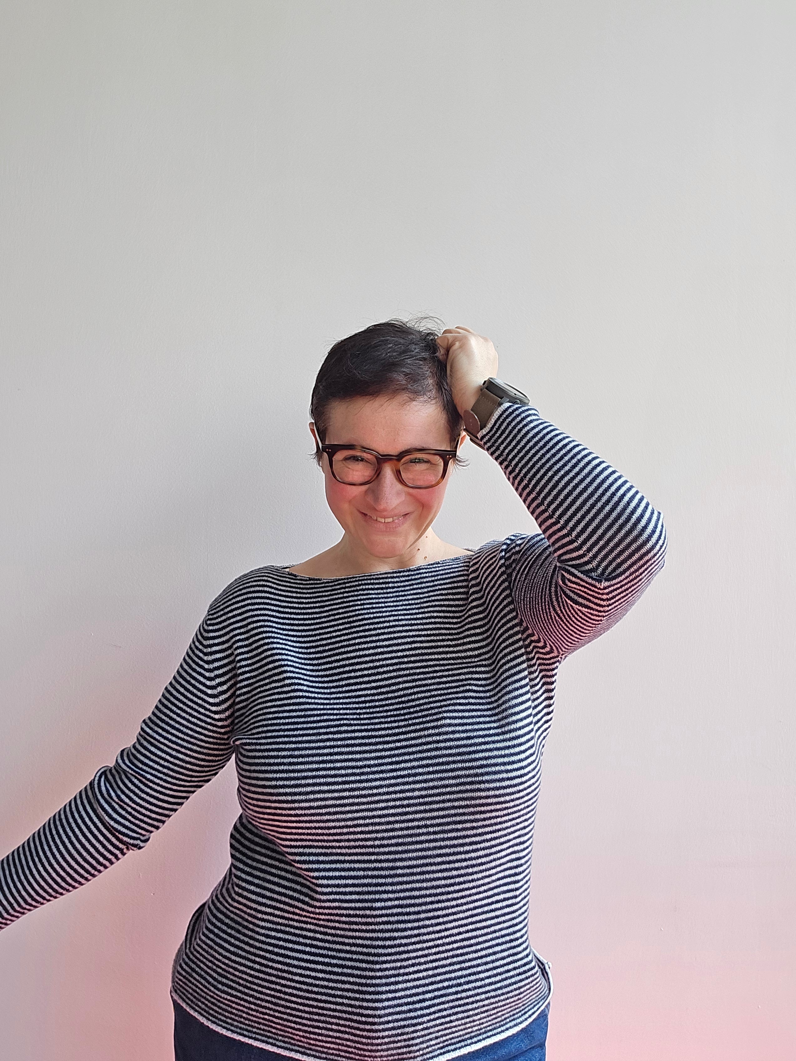 Be You - Maglia scollo ballerina a righe bianco/blu profondo